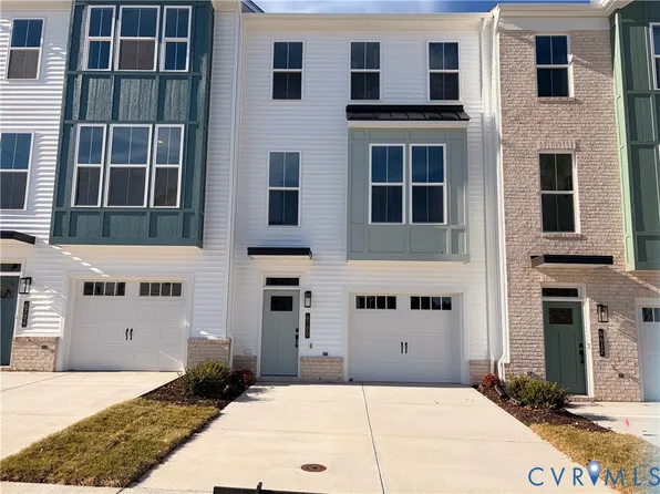 6700 Sunrise Oasis Ln, Midlothian, VA 23112