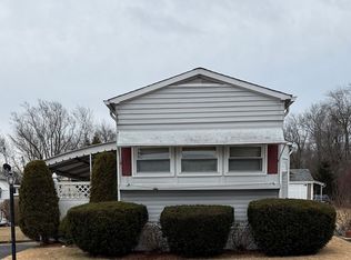 82 Daniel Dr, Attleboro, MA 02703