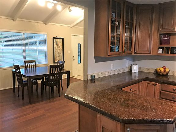 5th image of 14367 Pecan Hill Dr