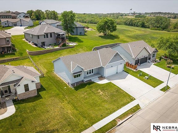 5th image of 808 Grandview Dr