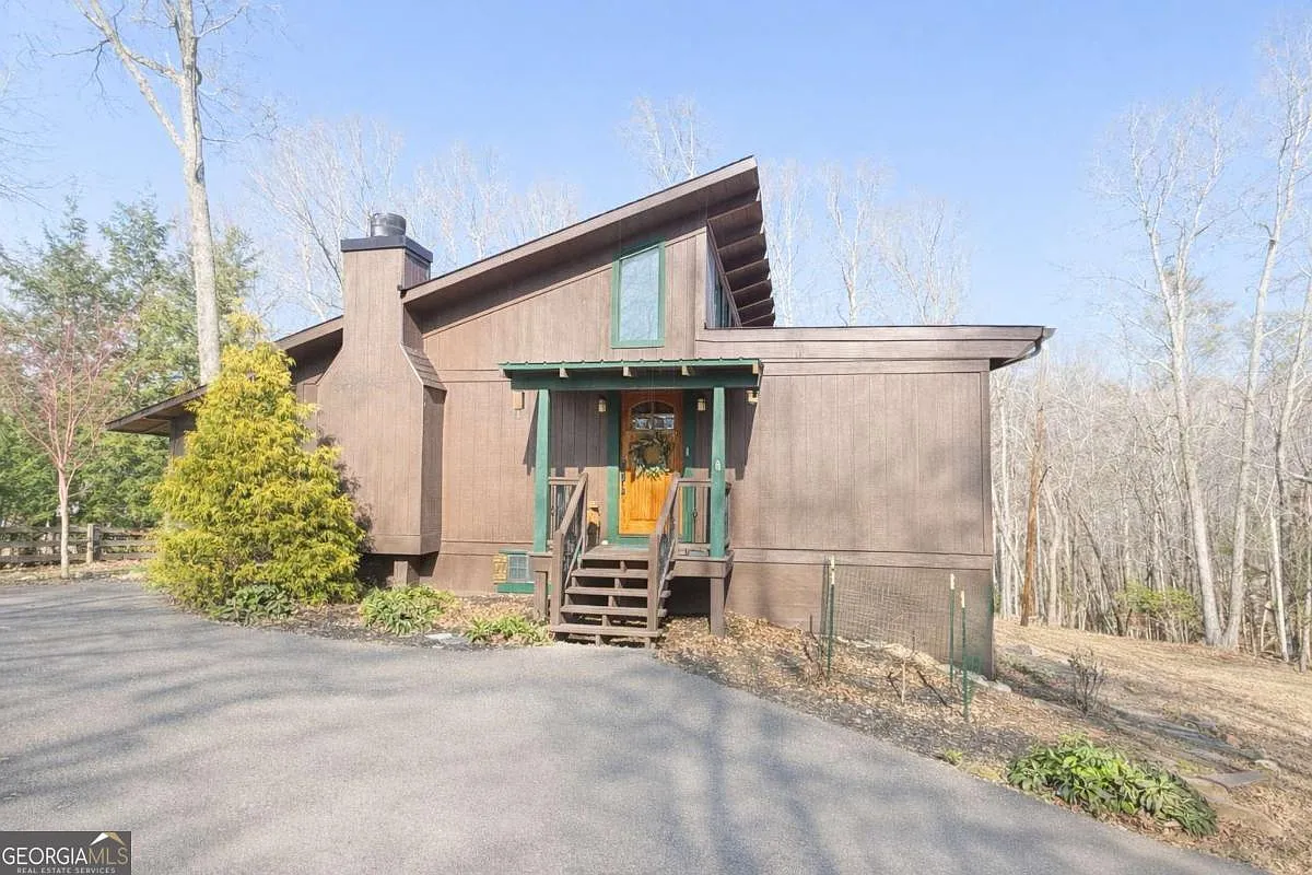 455 Tamarack Dr photo 1