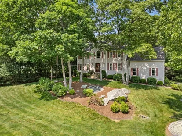 7 Julie Cir, Milford, MA 01757