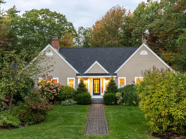 23 White Rock Drive, Falmouth, ME 04105