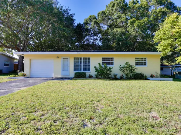 1225 Friar Tuck Ln, Dunedin, FL 34698