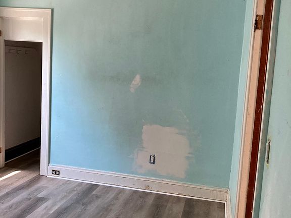 5th image of 1563 Ridgewood Ave #1