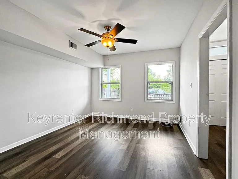 9 E 19th St — Photo 3