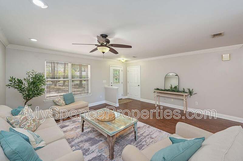 1st image of 49 Circle Dr #49