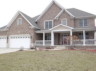 15606 S Brookshore Dr, Plainfield, IL 60544