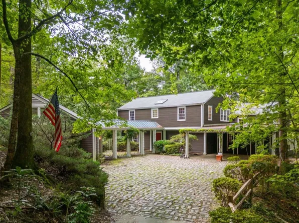 4765 Jett Rd NW, Sandy Springs, GA 30327