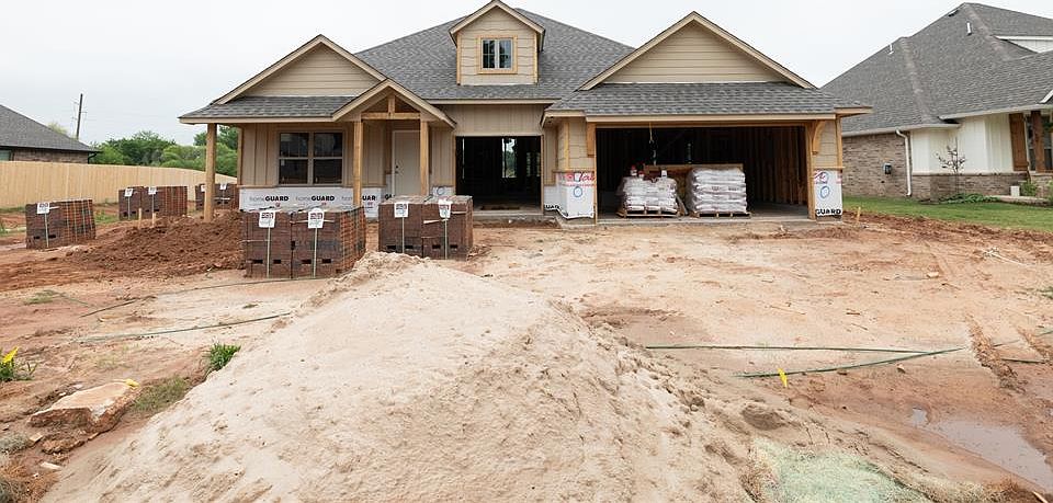 1st image of 3200 Broadmoore Dr