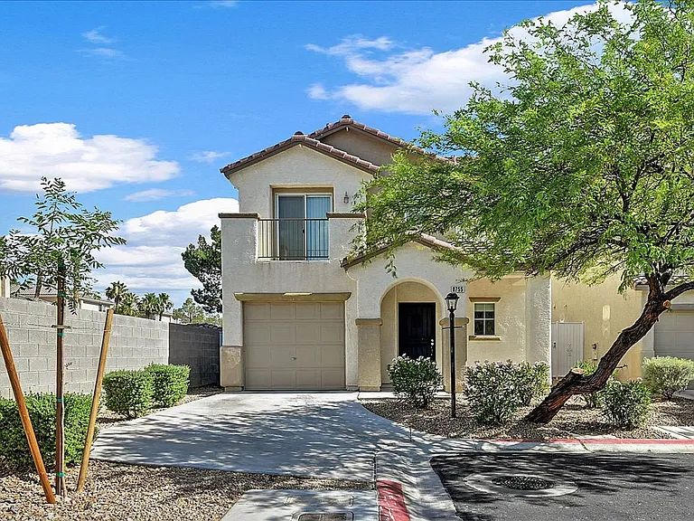 8755 Firecracker Ct — Photo 1