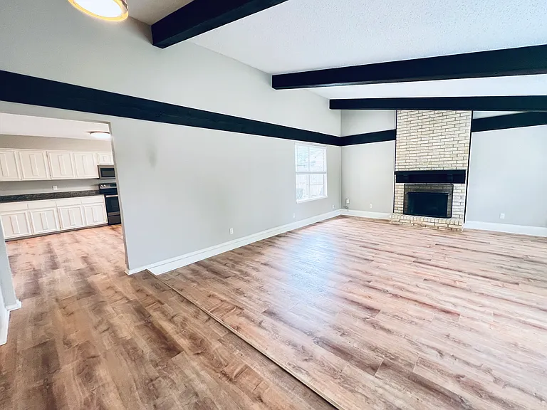 2102 Richwood Dr — Photo 6