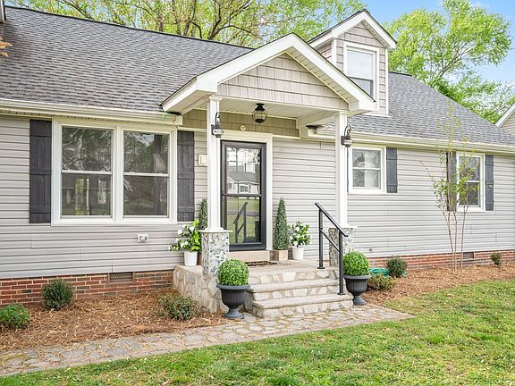 3rd image of 112 Fox Ridge Dr