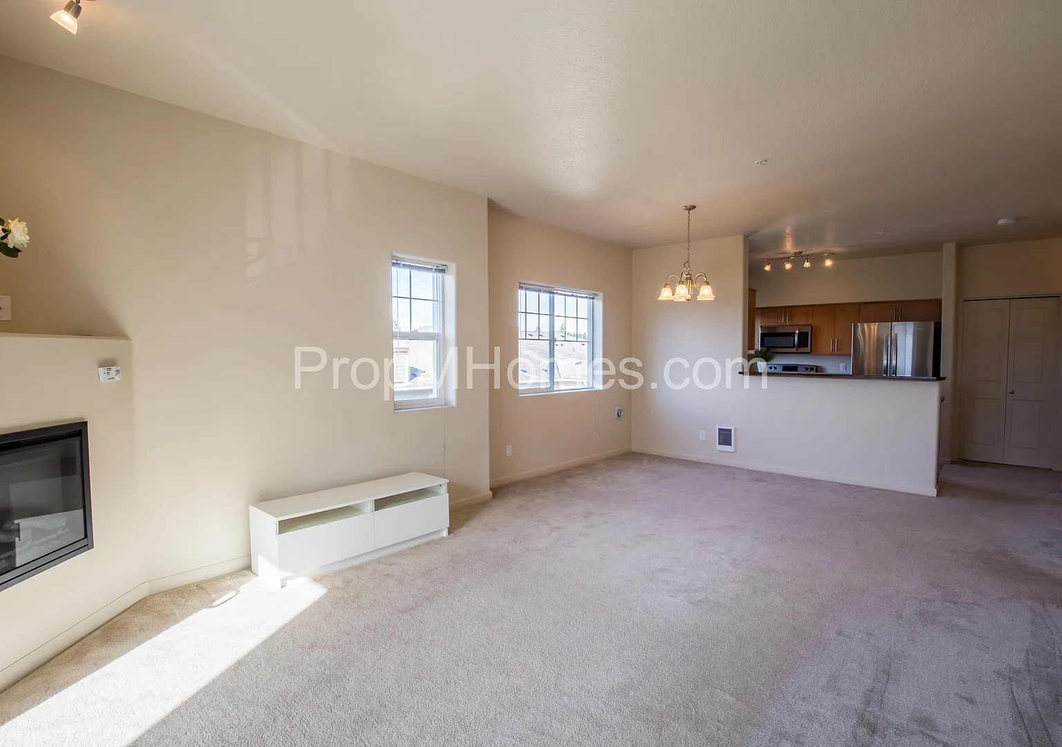 Great Views! Beautiful Two Bedroom, Two Bath Condo - Top Floor, End Unit! — Photo 2