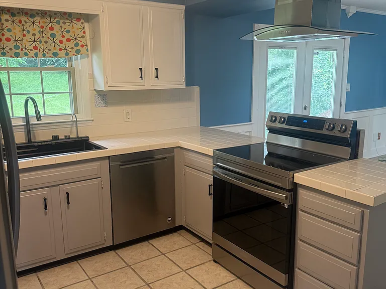 108 Deepwood Dr — Photo 5