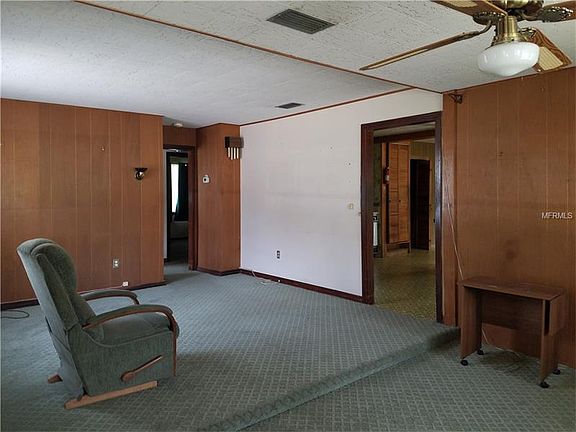 5th image of 422 W Violet St