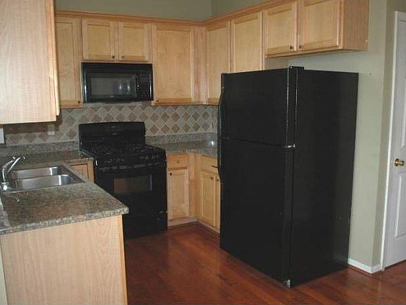 2nd image of 4872 Green Ct