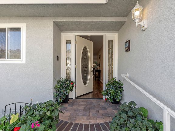 4th image of 606 Mission Dr