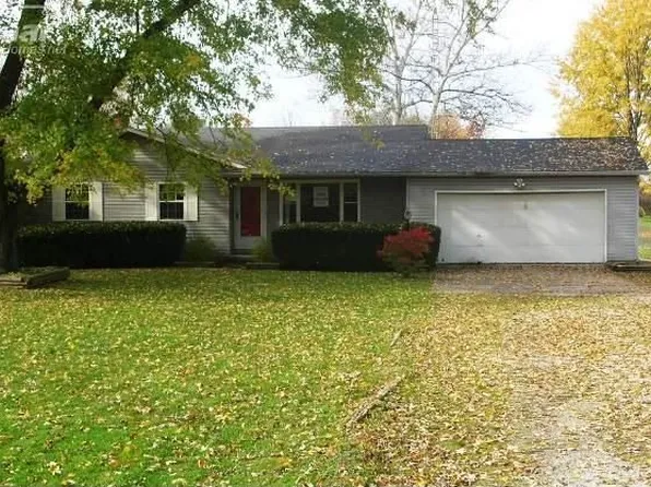 10490 N Fenton Rd, Fenton, MI 48430