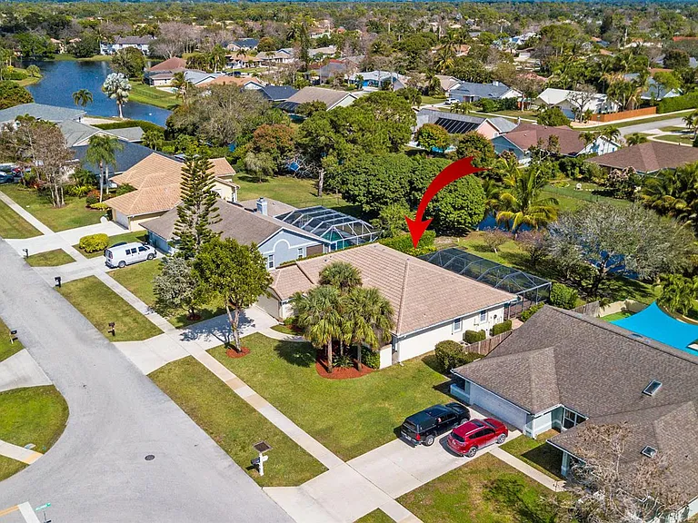 1935 Primrose Ln — Photo 44