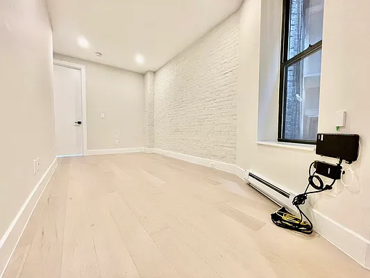 Rented by HOLTON REAL ESTATE INC. | media 5