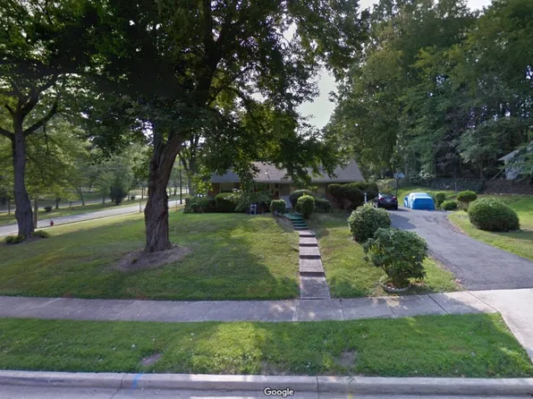 6401 Julian St, Springfield, VA 22150