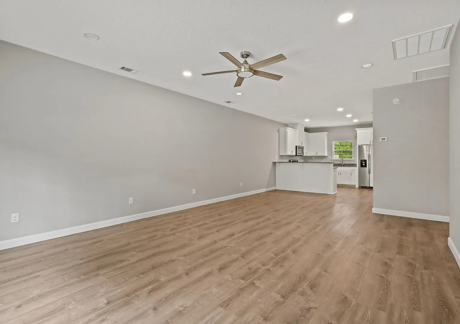 2 Bed / 1 Bath Duplex for Rent $1,350/Month — Photo 2