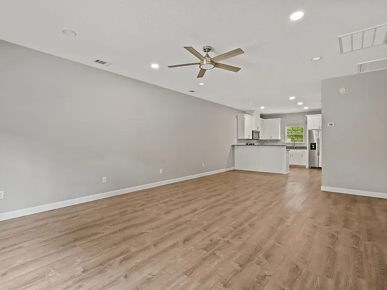 277 Myrtle Ave — Photo 2