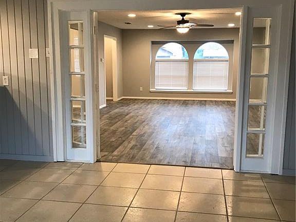 2nd image of 1014 De Pauw Dr