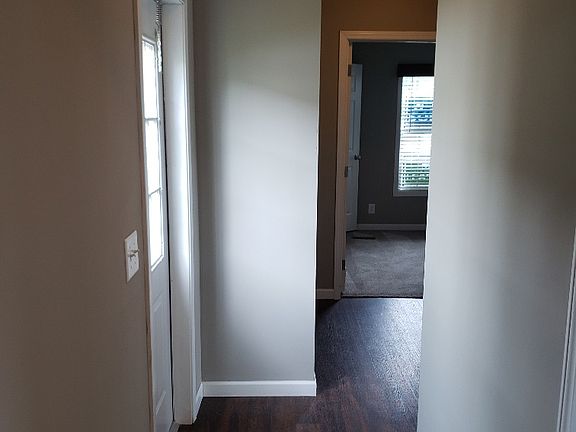 3rd image of 267 Jordanshire Cir