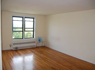 2831 31st St, Astoria, NY 11102