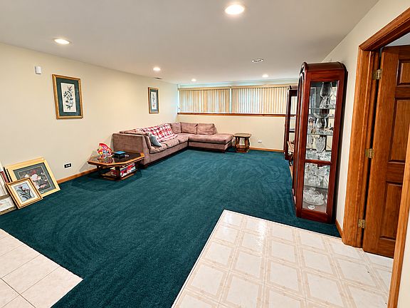 4th image of 521 King Arthur Way