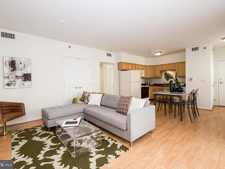 1030 N 2nd St #203 — Photo 18