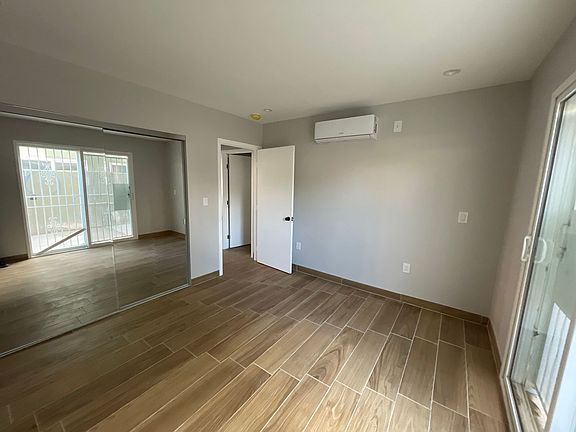 2nd image of 14921 Vanowen St #18