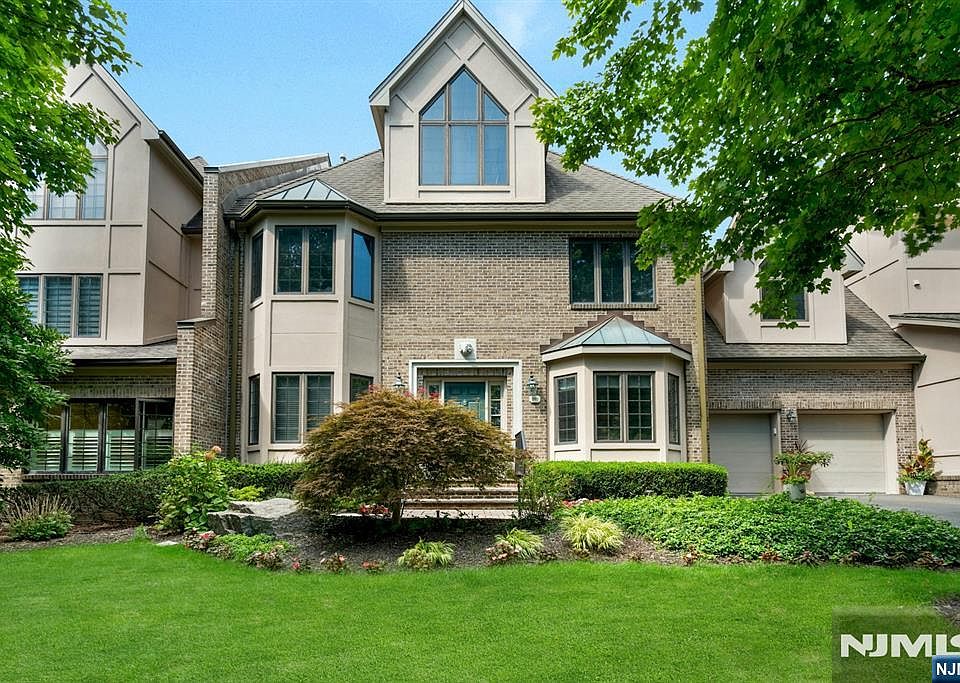 1st image of 205 Bearwoods Road