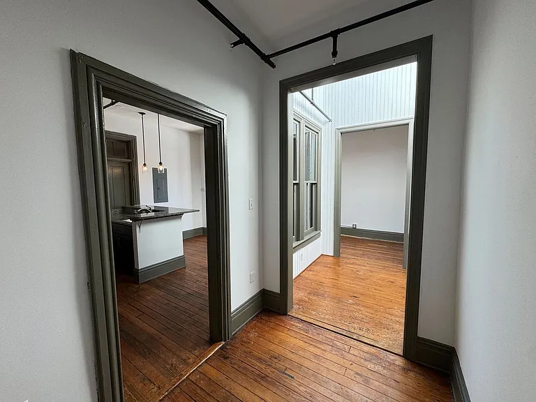 1100 Hull Street Apartments — Photo 15