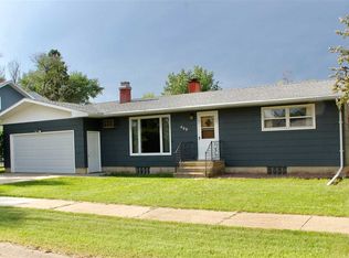 409 2nd St W, Lemmon, SD 57638