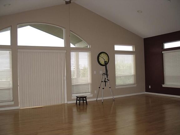 5th image of 410 N Stonegate Dr