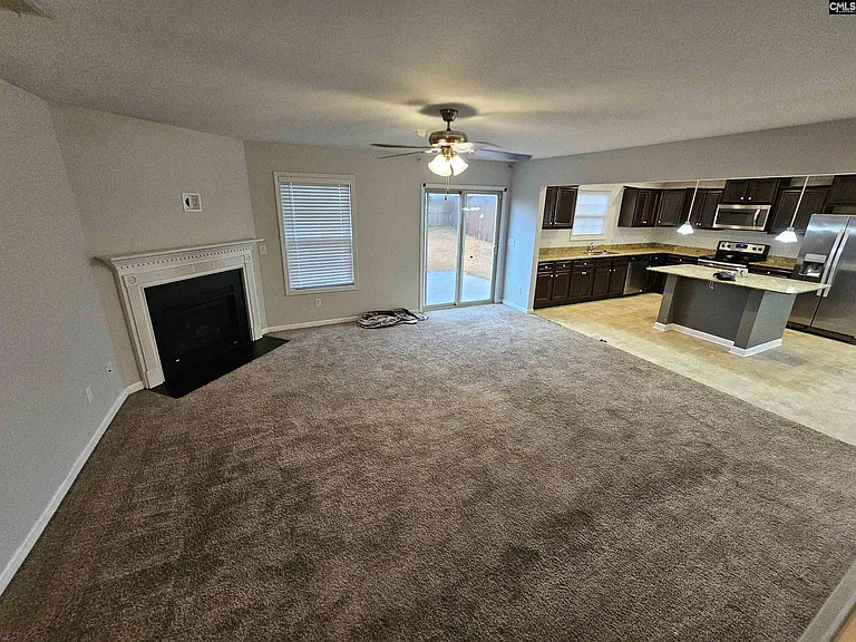 940 Yarrow Ln — Photo 8