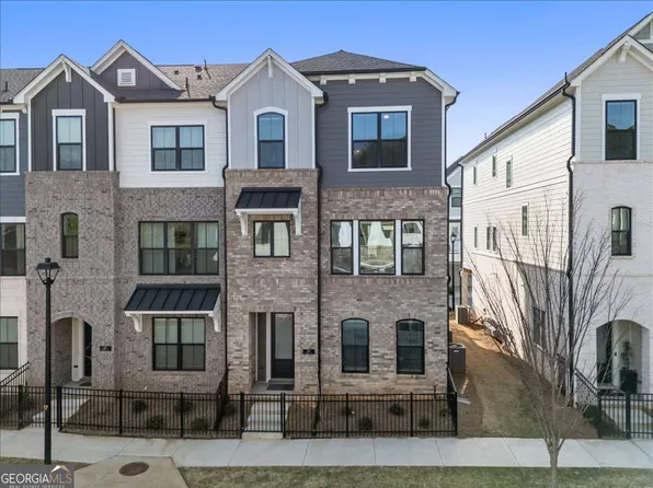 335 Walker Ave, Roswell, GA 30076