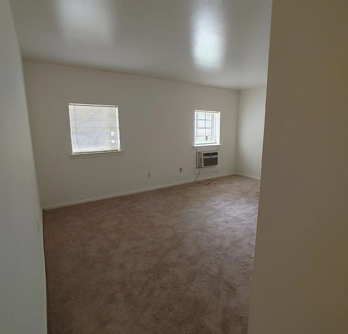 Salem VA 2 Bdrm Apt — Photo 3