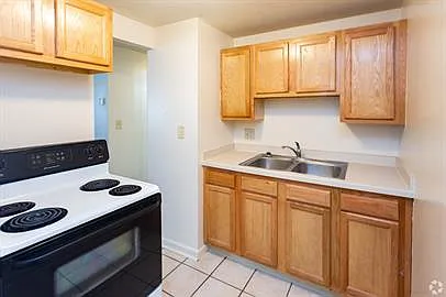 425 Southern Blvd NW #111 — Photo 4