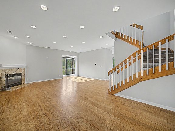 5th image of 727 S Ashland Ave APT B