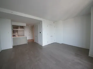 555 10th Avenue PHH image 1 of 19