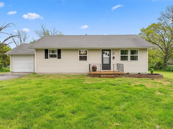 606 Cherry Ln, Warrenton, MO 63383