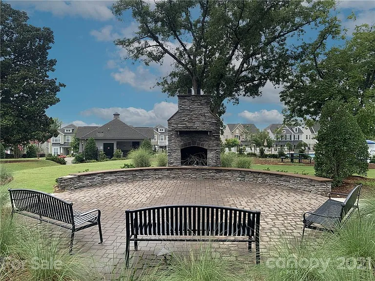 4020 Whittier Ln — Photo 33
