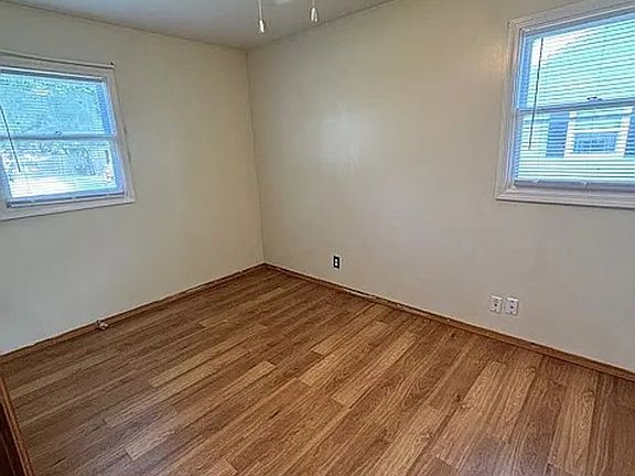 4th image of 1324 Fairlawn Dr