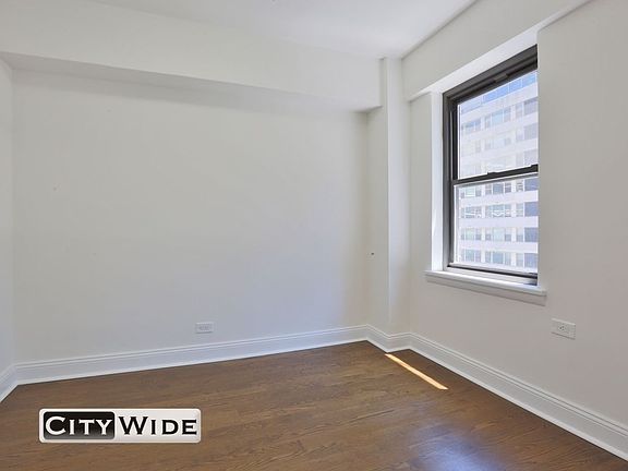 5th image of 157 E 57th St APT 10B