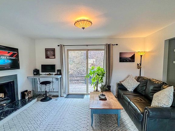 5th image of 1109 Lowell Ave #1