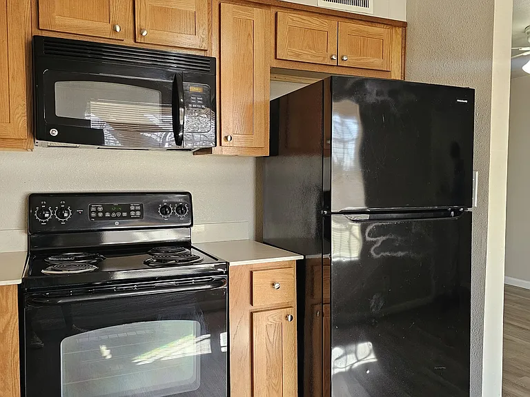 103 W Dunn Ave #3 — Photo 1